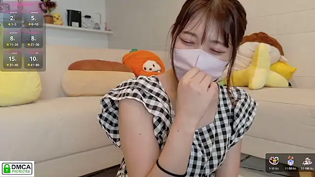 Snapshot of SUZU_ chatting on July 5, 2026, 6:42 am SUZU online show from July 5, 2026, 6:42 am