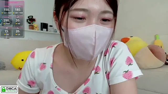Snapshot of SUZU_ chatting on July 8, 2026, 6:29 am SUZU online show from July 8, 2026, 6:29 am