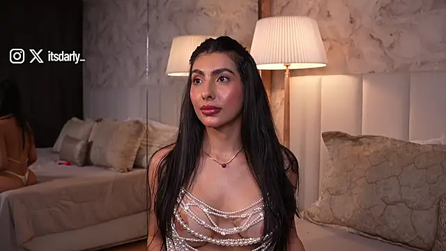 Snapshot of Rosalie_vega chatting on July 31, 2026, 3:44 pm Rosalie vega online show from July 31, 2026, 3:44 pm