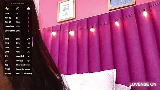 littlee emilyy  online show from February 12, 2025, 6:08 am