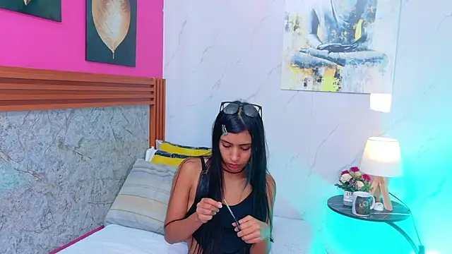 littlee emilyy  online show from July 28, 2026, 4:39 pm