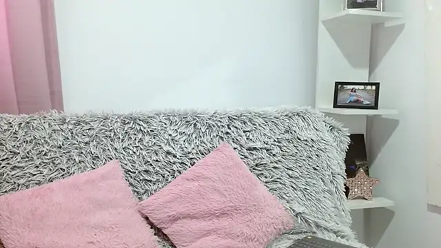 Snapshot of aliicee_m chatting on September 12, 2025, 5:35 pm aliicee m online show from September 12, 2025, 5:35 pm