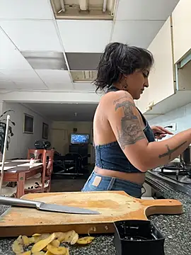 azahar  ziiz online show from February 11, 2026, 4:12 pm