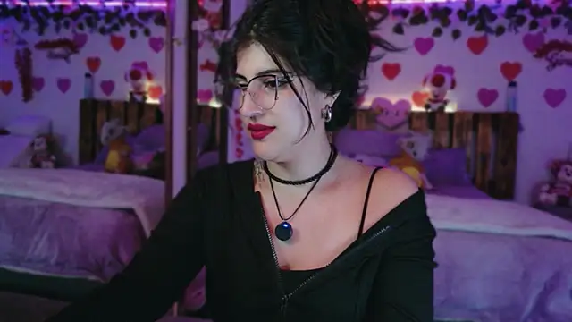 azahar  ziiz online show from May 25, 2026, 11:33 pm
