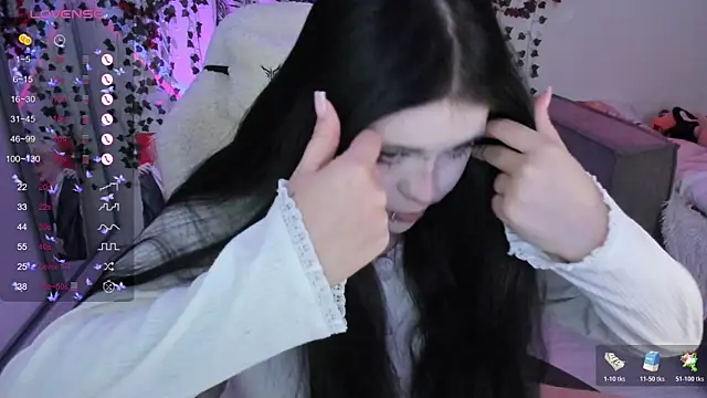 Snapshot of SelenaCute chatting on October 23, 2025, 4:34 am SelenaCute online show from October 23, 2025, 4:34 am