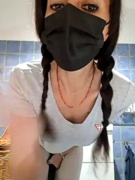 Silvia Zeno online show from October 13, 2025, 5:46 pm