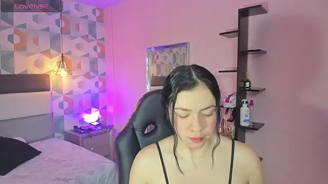 Snapshot of megancero chatting on January 9, 2025, 12:30 pm megancero online show from January 9, 2025, 12:30 pm