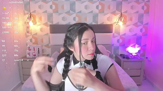 Snapshot of megancero chatting on January 14, 2025, 12:35 pm megancero online show from January 14, 2025, 12:35 pm