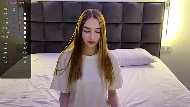 Snapshot of NotElis chatting on March 9, 2025, 5:06 pm NotElis online show from March 9, 2025, 5:06 pm