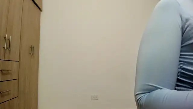 Hana Zurah online show from December 3, 2025, 10:41 pm