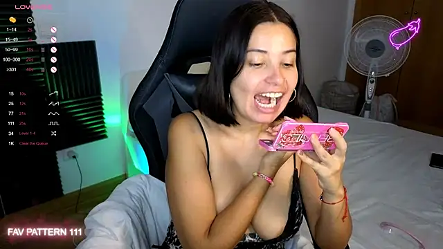 Snapshot of AnnaQueen chatting on September 14, 2025, 8:41 pm AnnaQueen online show from September 14, 2025, 8:41 pm