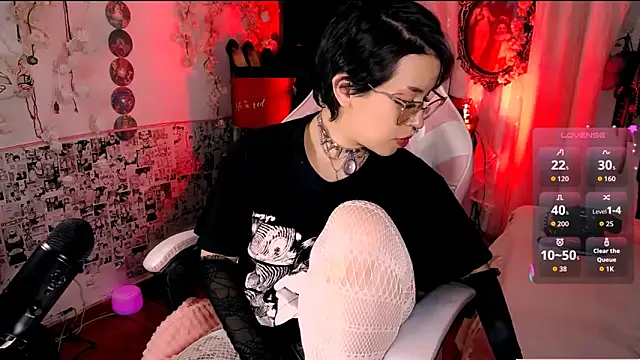 Snapshot of kitty_roxy chatting on September 17, 2025, 8:49 am kitty roxy online show from September 17, 2025, 8:49 am