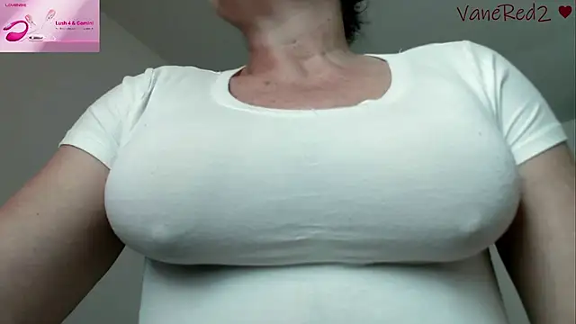 Snapshot of vanered2 chatting on July 17, 2026, 8:57 pm vanered2 online show from July 17, 2026, 8:57 pm