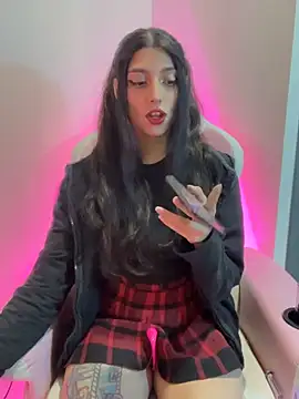 Snapshot of Felicia_smok3 chatting on May 4, 2026, 3:46 am Felicia smok3 online show from May 4, 2026, 3:46 am
