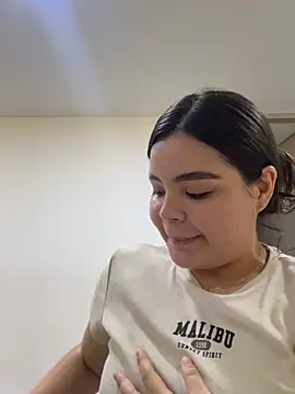 IsabellaAllen online show from July 24, 2026, 9:02 pm