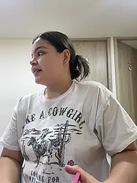 IsabellaAllen online show from July 26, 2026, 7:32 pm