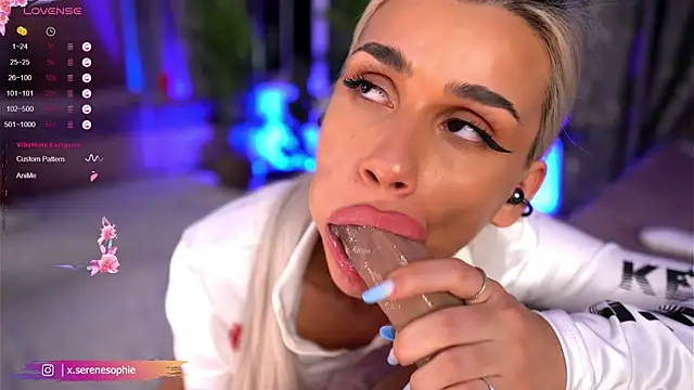 Snapshot of Serene_Sophiex chatting on February 5, 2025, 4:27 am Serene Sophiex online show from February 5, 2025, 4:27 am