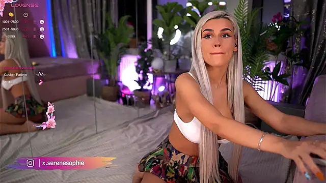 Snapshot of Serene_Sophiex chatting on March 10, 2025, 9:18 pm Serene Sophiex online show from March 10, 2025, 9:18 pm