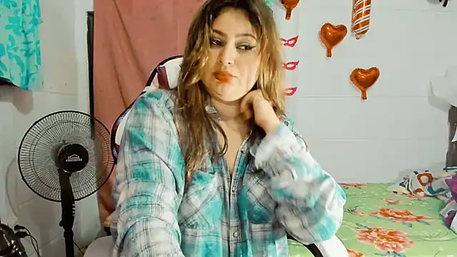 SofiaOlivares online show from February 9, 2025, 4:04 am