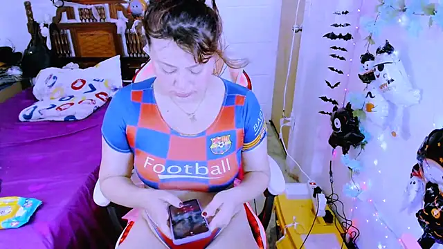 SofiaOlivares online show from September 22, 2025, 5:26 pm