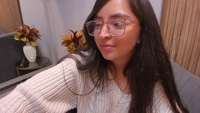 Snapshot of Eva_Macalliter chatting on December 18, 2024, 9:36 am Eva Macalliter online show from December 18, 2024, 9:36 am