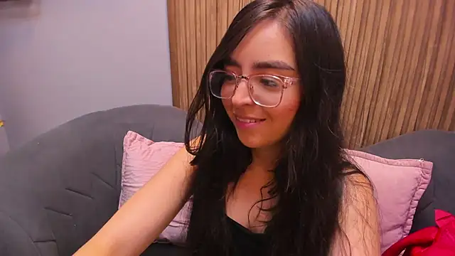 Snapshot of Eva_Macalliter chatting on December 29, 2024, 5:21 am Eva Macalliter online show from December 29, 2024, 5:21 am