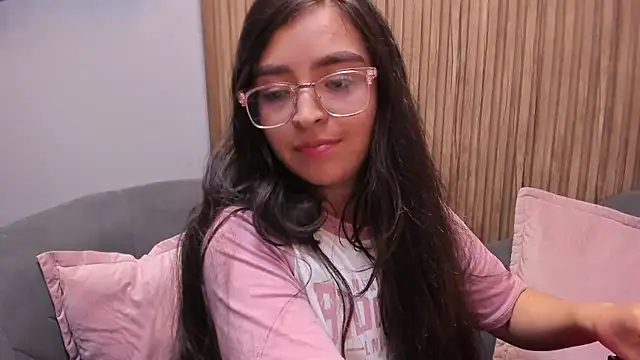 Snapshot of Eva_Macalliter chatting on January 8, 2025, 11:54 am Eva Macalliter online show from January 8, 2025, 11:54 am