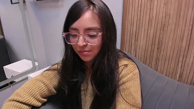 Snapshot of Eva_Macalliter chatting on January 22, 2025, 6:31 am Eva Macalliter online show from January 22, 2025, 6:31 am