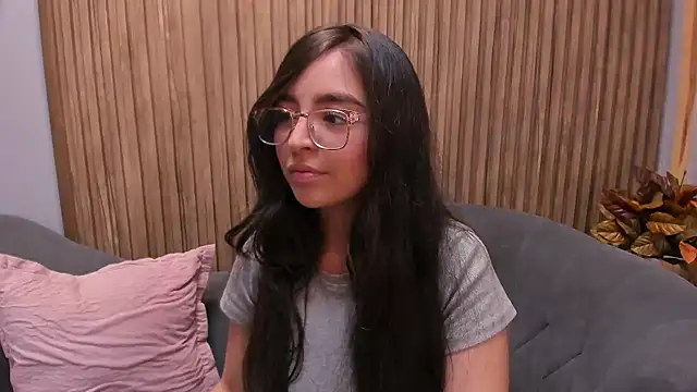 Snapshot of Eva_Macalliter chatting on January 24, 2025, 3:22 am Eva Macalliter online show from January 24, 2025, 3:22 am