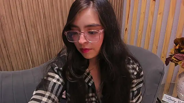 Snapshot of Eva_Macalliter chatting on February 20, 2025, 2:40 am Eva Macalliter online show from February 20, 2025, 2:40 am