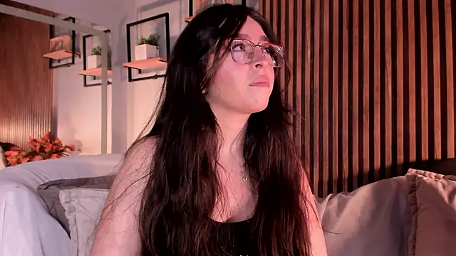 Eva Macalliter online show from July 29, 2026, 11:25 pm
