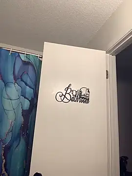 Snapshot of SweetHoneyBunz chatting on December 4, 2025, 3:54 pm SweetHoneyBunz online show from December 4, 2025, 3:54 pm