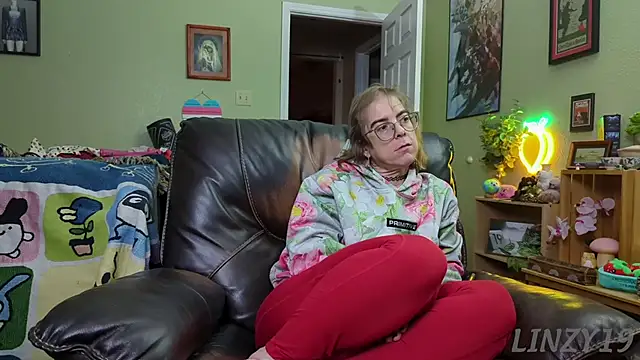 Linzy 19 online show from January 24, 2025, 3:54 am