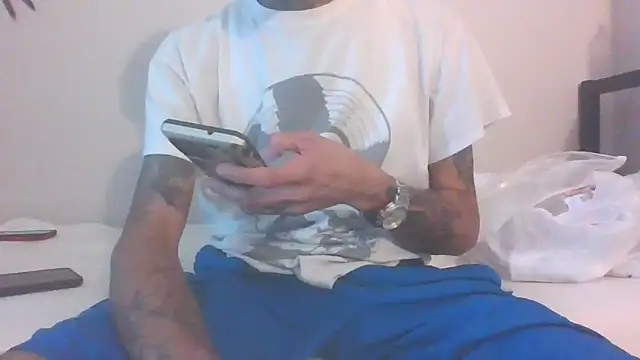 Snapshot of RoosterWabbit chatting on September 19, 2025, 5:46 pm RoosterWabbit online show from September 19, 2025, 5:46 pm