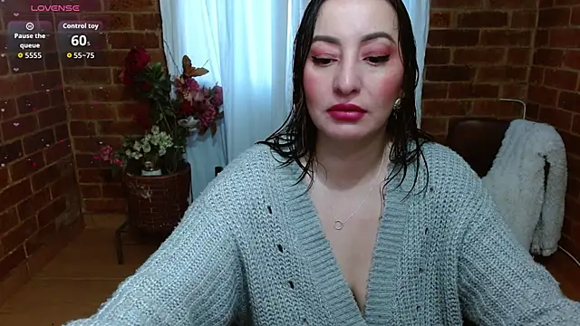 rashellroses22 online show from April 3, 2026, 10:57 am