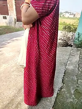 Snapshot of COUPLLE_VILLAGE chatting on November 8, 2025, 6:24 am COUPLLE VILLAGE online show from November 8, 2025, 6:24 am