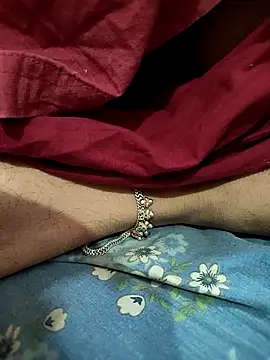 COUPLLE VILLAGE online show from February 13, 2026, 9:11 pm