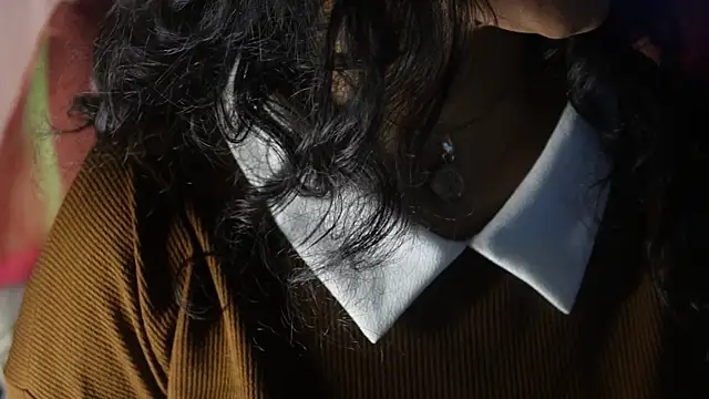 -AyeshaSinghania- online show from October 4, 2025, 10:13 am