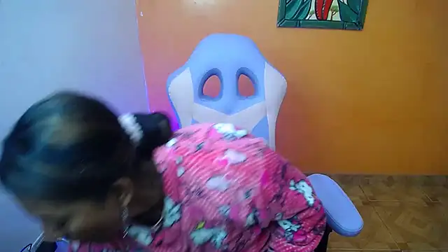 Snapshot of daleska_ayala_1 chatting on January 24, 2025, 1:57 pm daleska ayala 1 online show from January 24, 2025, 1:57 pm