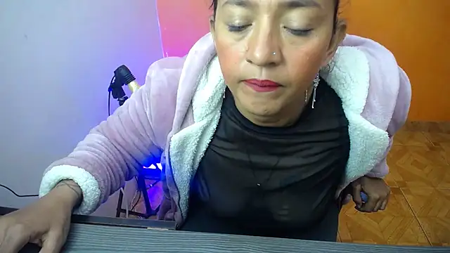 Snapshot of daleska_ayala_1 chatting on January 24, 2025, 9:58 pm daleska ayala 1 online show from January 24, 2025, 9:58 pm