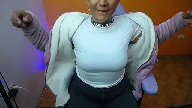 Snapshot of daleska_ayala_1 chatting on January 29, 2025, 10:32 pm daleska ayala 1 online show from January 29, 2025, 10:32 pm