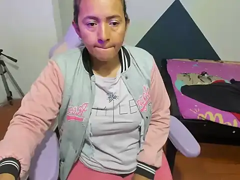 Snapshot of daleska_ayala_1 chatting on October 28, 2025, 11:18 pm daleska ayala 1 online show from October 28, 2025, 11:18 pm