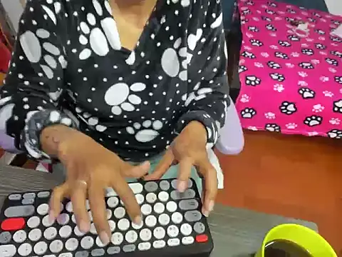 Snapshot of daleska_ayala_1 chatting on November 14, 2025, 3:11 pm daleska ayala 1 online show from November 14, 2025, 3:11 pm