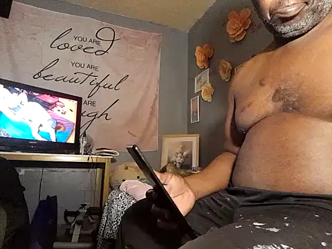 Snapshot of macnificent1fr chatting on February 15, 2025, 5:51 am macnificent1fr online show from February 15, 2025, 5:51 am