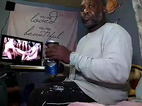 Snapshot of macnificent1fr chatting on February 16, 2025, 2:31 am macnificent1fr online show from February 16, 2025, 2:31 am