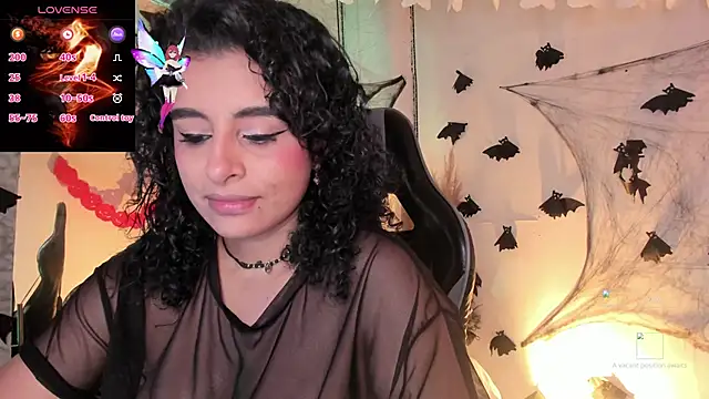 Snapshot of Alizon_1 chatting on October 27, 2025, 8:13 pm Alizon 1 online show from October 27, 2025, 8:13 pm