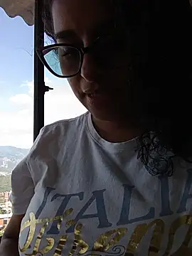 Snapshot of Alizon_1 chatting on July 18, 2026, 6:34 pm Alizon 1 online show from July 18, 2026, 6:34 pm
