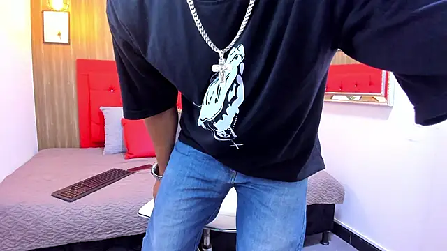 Snapshot of Thiagogomez chatting on January 23, 2025, 12:19 pm Thiagogomez online show from January 23, 2025, 12:19 pm