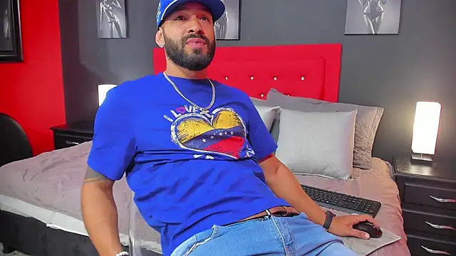 Snapshot of Thiagogomez chatting on March 10, 2025, 12:37 pm Thiagogomez online show from March 10, 2025, 12:37 pm