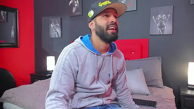 Snapshot of Thiagogomez chatting on March 19, 2025, 12:23 pm Thiagogomez online show from March 19, 2025, 12:23 pm